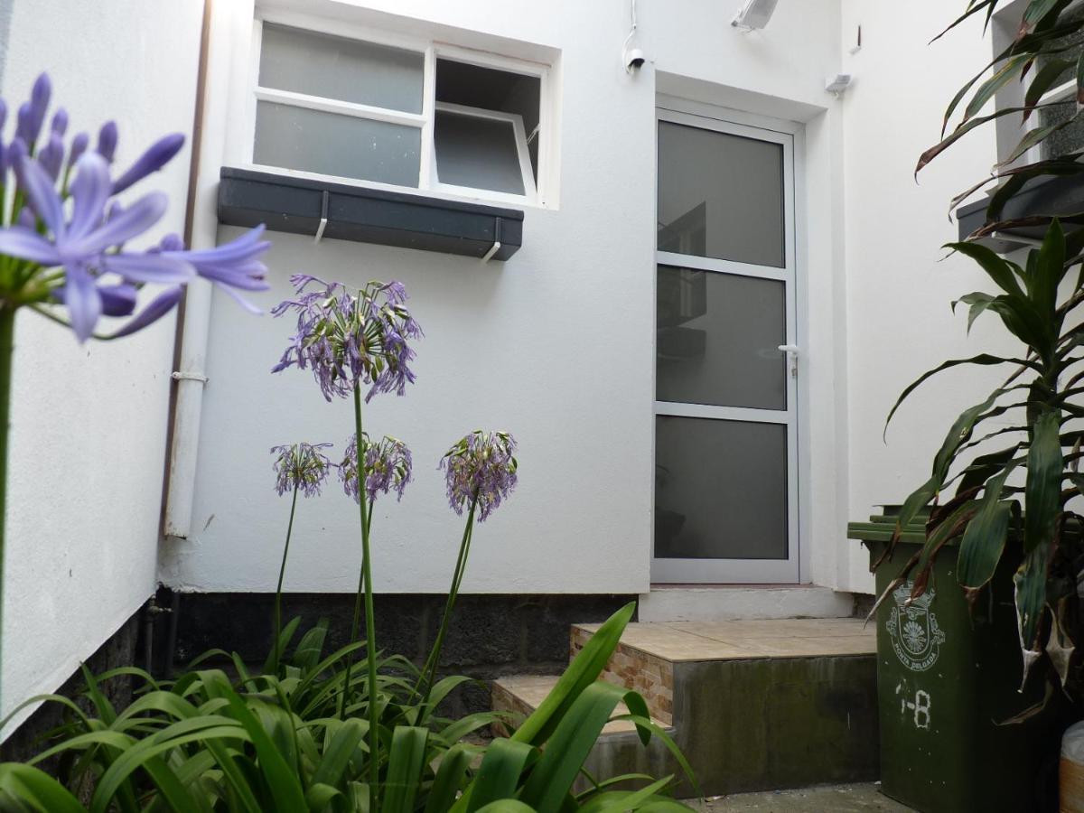 Azores Garden House - Private Suites & Apartments - Automatic Self Check-In ปอนตาเดลกาดา ห้อง รูปภาพ