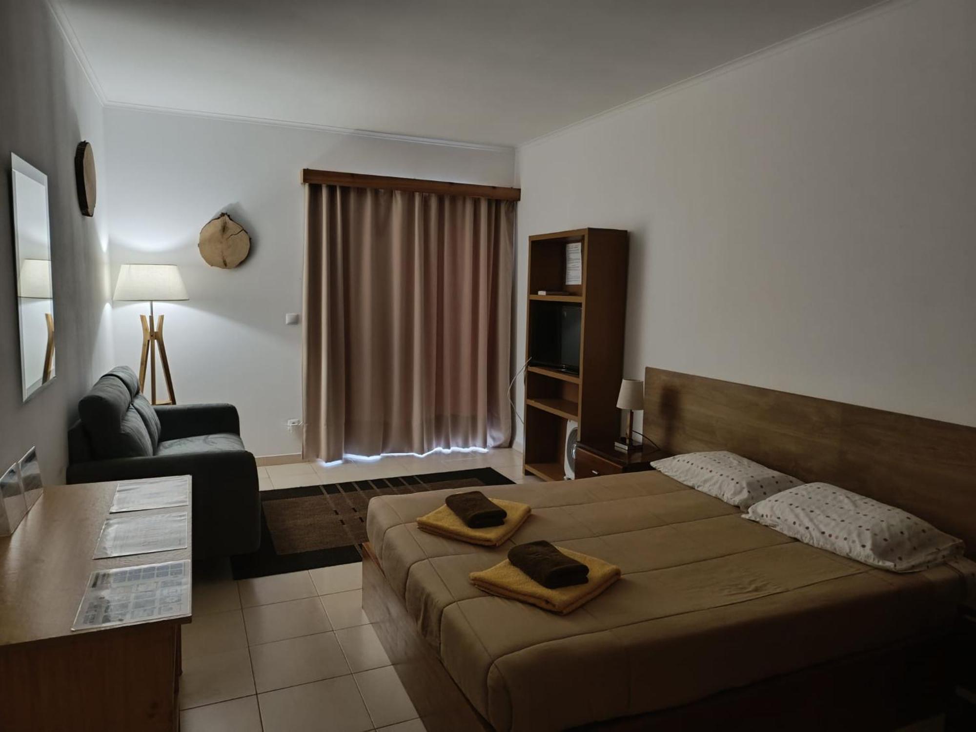 Azores Garden House - Private Suites & Apartments - Automatic Self Check-In ปอนตาเดลกาดา ภายนอก รูปภาพ