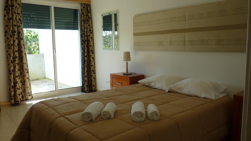 Azores Garden House - Private Suites & Apartments - Automatic Self Check-In ปอนตาเดลกาดา ภายนอก รูปภาพ