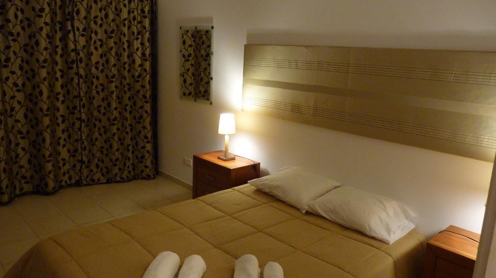 Azores Garden House - Private Suites & Apartments - Automatic Self Check-In ปอนตาเดลกาดา ภายนอก รูปภาพ
